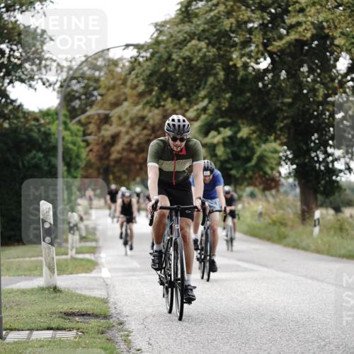 30.08.2026 - Elbe Triathlon Hamburg Michael Burmester http://msf.ph/oto/10069401 30.08.2026 09:42:04 Radfahren 253, 328, 334, 340, 423, 445, 505, 528, 544, 608, 611, 694, 731 meine-sportfotos.de