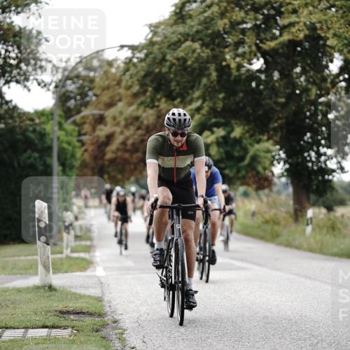 30.08.2026 - Elbe Triathlon Hamburg Michael Burmester http://msf.ph/oto/10069402 30.08.2026 09:42:04 Radfahren 253, 328, 334, 340, 423, 445, 505, 528, 544, 608, 611, 694, 731 meine-sportfotos.de