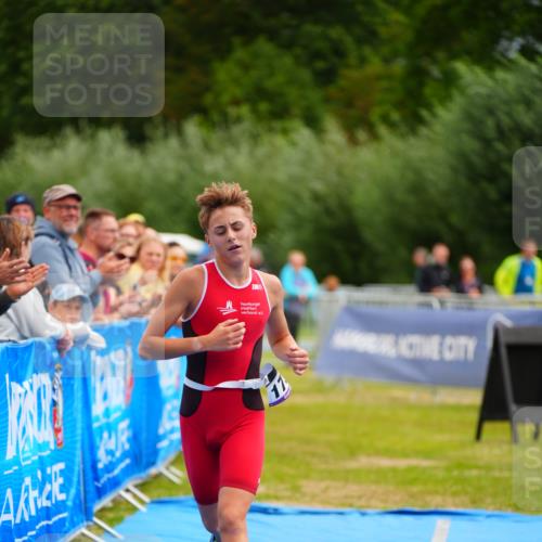 30.08.2026 - Elbe Triathlon Hamburg LAZAROV Photography http://msf.ph/oto/10069415 30.08.2026 12:37:28 Ziel 1736 meine-sportfotos.de