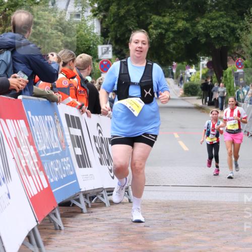 30.08.2026 - Blankeneser Heldenlauf Lena Gebhardt http://msf.ph/oto/10069456 30.08.2026 10:04:11 Ziel 1697 meine-sportfotos.de