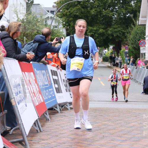 30.08.2026 - Blankeneser Heldenlauf Lena Gebhardt http://msf.ph/oto/10069464 30.08.2026 10:04:12 Ziel 1697 meine-sportfotos.de