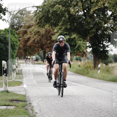 30.08.2026 - Elbe Triathlon Hamburg Michael Burmester http://msf.ph/oto/10069469 30.08.2026 09:42:33 Radfahren 261, 324, 543, 571, 579, 741 meine-sportfotos.de