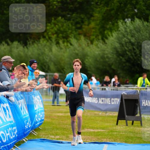 30.08.2026 - Elbe Triathlon Hamburg LAZAROV Photography http://msf.ph/oto/10069489 30.08.2026 12:38:47 Ziel 1724 meine-sportfotos.de