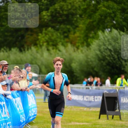 30.08.2026 - Elbe Triathlon Hamburg LAZAROV Photography http://msf.ph/oto/10069503 30.08.2026 12:38:48 Ziel 1724 meine-sportfotos.de