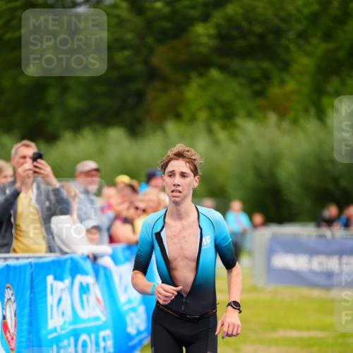 30.08.2026 - Elbe Triathlon Hamburg LAZAROV Photography http://msf.ph/oto/10069519 30.08.2026 12:38:49 Ziel 1724 meine-sportfotos.de