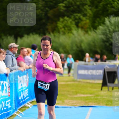30.08.2026 - Elbe Triathlon Hamburg LAZAROV Photography http://msf.ph/oto/10069522 30.08.2026 12:39:45 Ziel 1691 meine-sportfotos.de