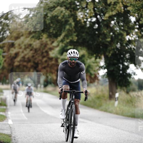 30.08.2026 - Elbe Triathlon Hamburg Michael Burmester http://msf.ph/oto/10069527 30.08.2026 09:43:04 Radfahren 366, 464, 526, 569, 590, 881 meine-sportfotos.de