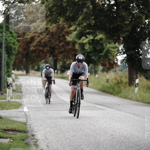 30.08.2026 - Elbe Triathlon Hamburg Michael Burmester http://msf.ph/oto/10069531 30.08.2026 09:43:07 Radfahren 201, 366, 569, 590, 881 meine-sportfotos.de