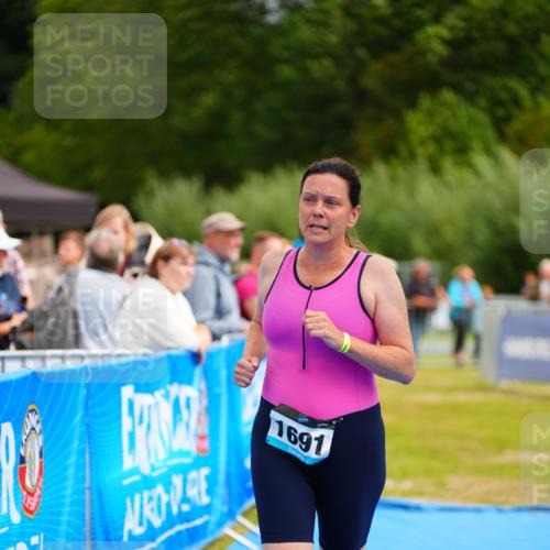 30.08.2026 - Elbe Triathlon Hamburg LAZAROV Photography http://msf.ph/oto/10069535 30.08.2026 12:39:46 Ziel 1691 meine-sportfotos.de