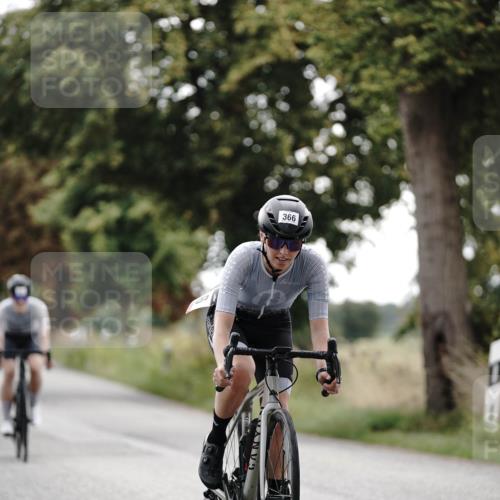 30.08.2026 - Elbe Triathlon Hamburg Michael Burmester http://msf.ph/oto/10069536 30.08.2026 09:43:08 Radfahren 201, 366, 881 meine-sportfotos.de