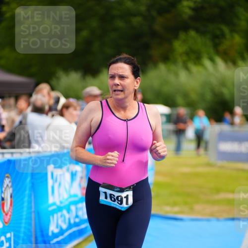 30.08.2026 - Elbe Triathlon Hamburg LAZAROV Photography http://msf.ph/oto/10069541 30.08.2026 12:39:46 Ziel 1691 meine-sportfotos.de