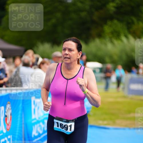30.08.2026 - Elbe Triathlon Hamburg LAZAROV Photography http://msf.ph/oto/10069544 30.08.2026 12:39:47 Ziel 1691 meine-sportfotos.de
