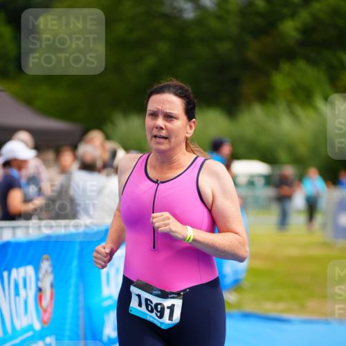 30.08.2026 - Elbe Triathlon Hamburg LAZAROV Photography http://msf.ph/oto/10069547 30.08.2026 12:39:47 Ziel 1691 meine-sportfotos.de