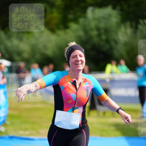 30.08.2026 - Elbe Triathlon Hamburg LAZAROV Photography http://msf.ph/oto/10069578 30.08.2026 12:40:03 Ziel 1677, 1723 meine-sportfotos.de