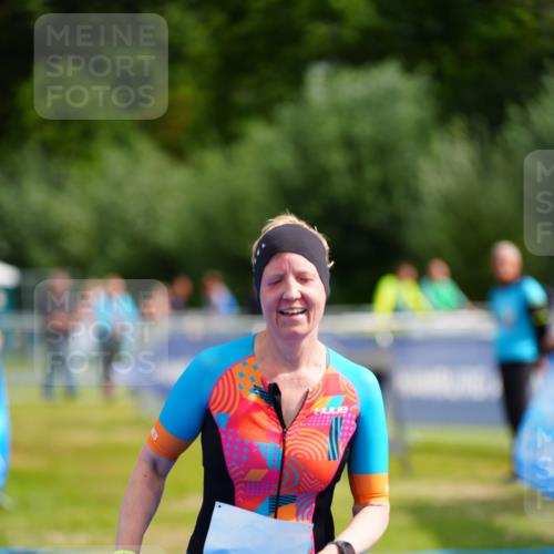 30.08.2026 - Elbe Triathlon Hamburg LAZAROV Photography http://msf.ph/oto/10069581 30.08.2026 12:40:04 Ziel 1677 meine-sportfotos.de