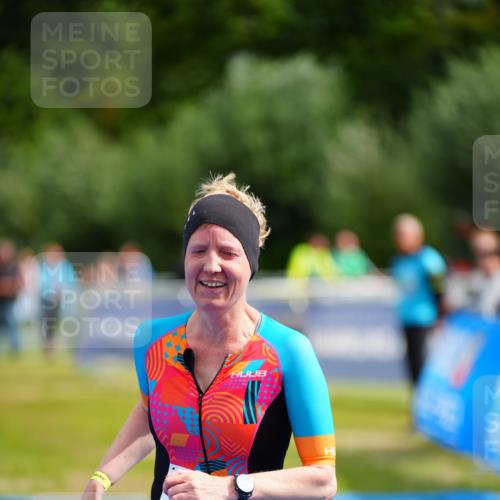 30.08.2026 - Elbe Triathlon Hamburg LAZAROV Photography http://msf.ph/oto/10069583 30.08.2026 12:40:04 Ziel 1677 meine-sportfotos.de