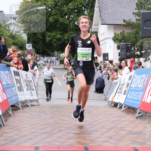 30.08.2026 - Blankeneser Heldenlauf Lena Gebhardt http://msf.ph/oto/10069586 30.08.2026 10:04:35 Ziel 5879 meine-sportfotos.de