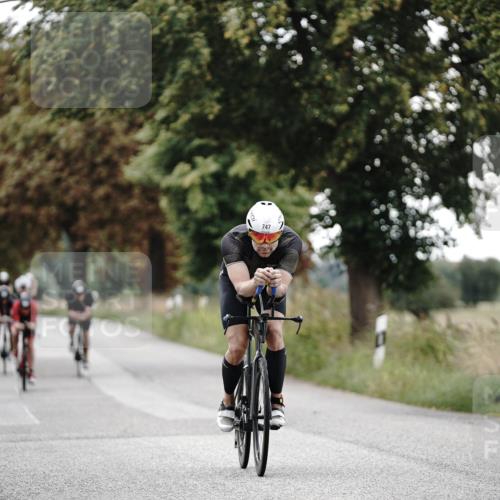 30.08.2026 - Elbe Triathlon Hamburg Michael Burmester http://msf.ph/oto/10069592 30.08.2026 09:43:39 Radfahren 264, 348, 656, 722, 746, 747 meine-sportfotos.de