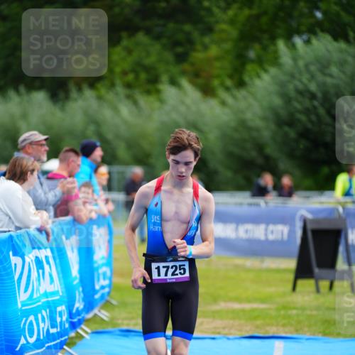 30.08.2026 - Elbe Triathlon Hamburg LAZAROV Photography http://msf.ph/oto/10069618 30.08.2026 12:40:22 Ziel 1725 meine-sportfotos.de