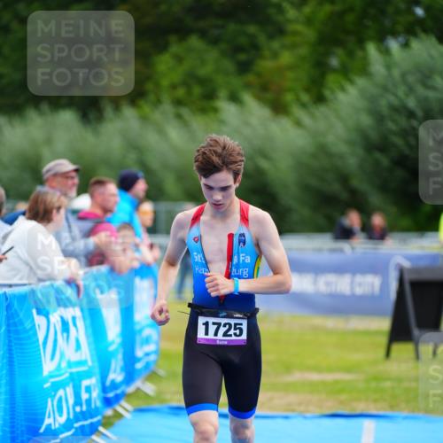 30.08.2026 - Elbe Triathlon Hamburg LAZAROV Photography http://msf.ph/oto/10069622 30.08.2026 12:40:22 Ziel 1725 meine-sportfotos.de