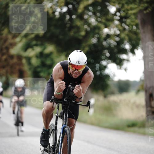 30.08.2026 - Elbe Triathlon Hamburg Michael Burmester http://msf.ph/oto/10069640 30.08.2026 09:44:07 Radfahren 335, 380, 433, 556, 638, 771, 879, 950 meine-sportfotos.de