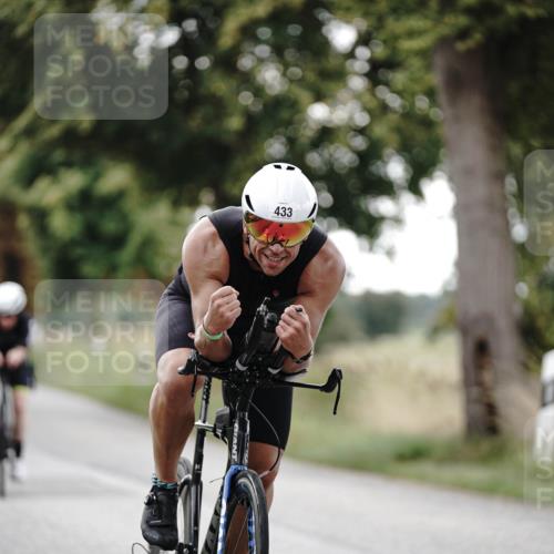 30.08.2026 - Elbe Triathlon Hamburg Michael Burmester http://msf.ph/oto/10069642 30.08.2026 09:44:08 Radfahren 335, 380, 433, 556, 638, 771, 879, 950 meine-sportfotos.de