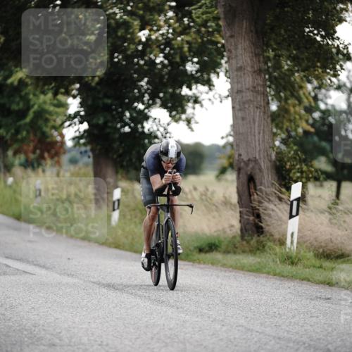30.08.2026 - Elbe Triathlon Hamburg Michael Burmester http://msf.ph/oto/10069652 30.08.2026 09:44:12 Radfahren 335, 380, 556, 771, 831, 866 meine-sportfotos.de