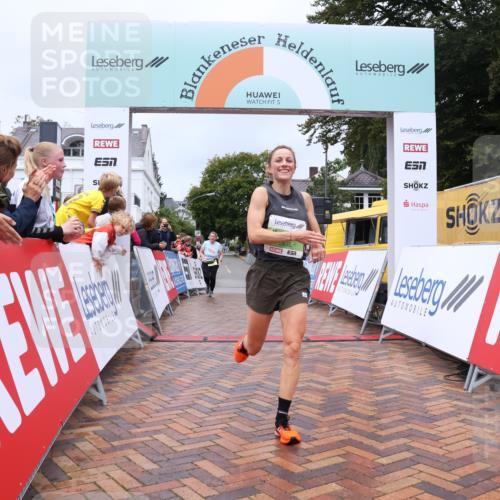 30.08.2026 - Blankeneser Heldenlauf Lena Gebhardt http://msf.ph/oto/10069653 30.08.2026 10:04:41 Ziel 1423, 5635, 5879 meine-sportfotos.de