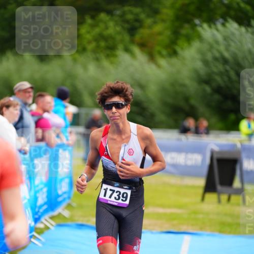 30.08.2026 - Elbe Triathlon Hamburg LAZAROV Photography http://msf.ph/oto/10069654 30.08.2026 12:40:36 Ziel 1634, 1739 meine-sportfotos.de