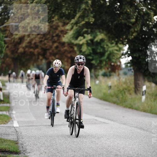 30.08.2026 - Elbe Triathlon Hamburg Michael Burmester http://msf.ph/oto/10069661 30.08.2026 09:44:16 Radfahren 248, 317, 556, 750, 752, 831, 866 meine-sportfotos.de