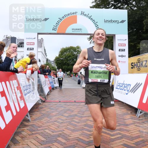 30.08.2026 - Blankeneser Heldenlauf Lena Gebhardt http://msf.ph/oto/10069662 30.08.2026 10:04:41 Ziel 1423, 5635, 5879 meine-sportfotos.de