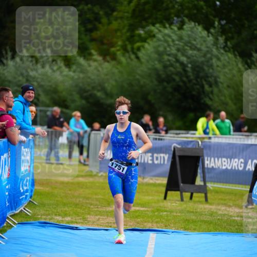 30.08.2026 - Elbe Triathlon Hamburg LAZAROV Photography http://msf.ph/oto/10069664 30.08.2026 12:40:47 Ziel 1751 meine-sportfotos.de