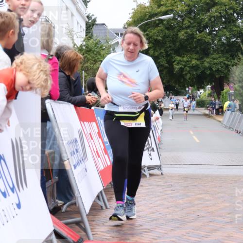 30.08.2026 - Blankeneser Heldenlauf Lena Gebhardt http://msf.ph/oto/10069668 30.08.2026 10:04:44 Ziel 1423, 5635, 5879 meine-sportfotos.de