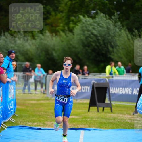 30.08.2026 - Elbe Triathlon Hamburg LAZAROV Photography http://msf.ph/oto/10069670 30.08.2026 12:40:47 Ziel 1751 meine-sportfotos.de