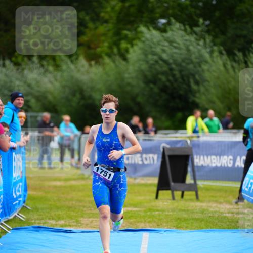 30.08.2026 - Elbe Triathlon Hamburg LAZAROV Photography http://msf.ph/oto/10069672 30.08.2026 12:40:47 Ziel 1751 meine-sportfotos.de