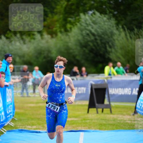 30.08.2026 - Elbe Triathlon Hamburg LAZAROV Photography http://msf.ph/oto/10069679 30.08.2026 12:40:48 Ziel 1751 meine-sportfotos.de
