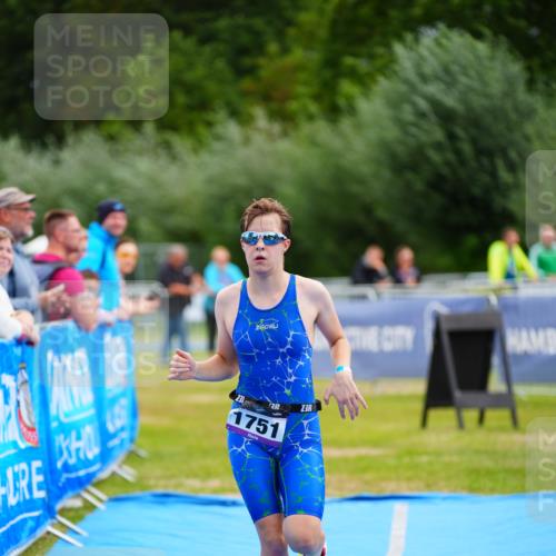 30.08.2026 - Elbe Triathlon Hamburg LAZAROV Photography http://msf.ph/oto/10069685 30.08.2026 12:40:48 Ziel 1751 meine-sportfotos.de