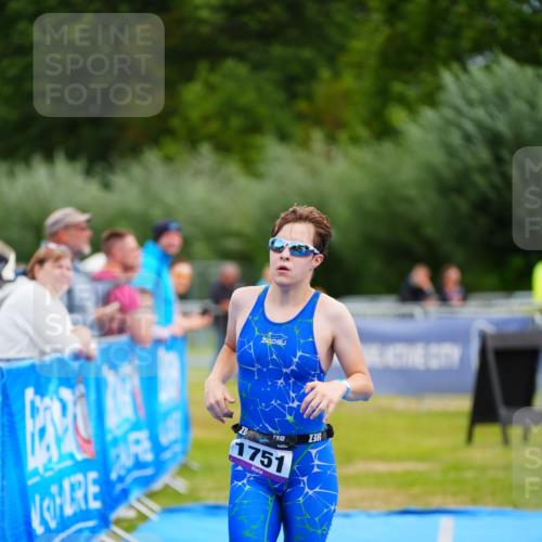 30.08.2026 - Elbe Triathlon Hamburg LAZAROV Photography http://msf.ph/oto/10069689 30.08.2026 12:40:48 Ziel 1751 meine-sportfotos.de