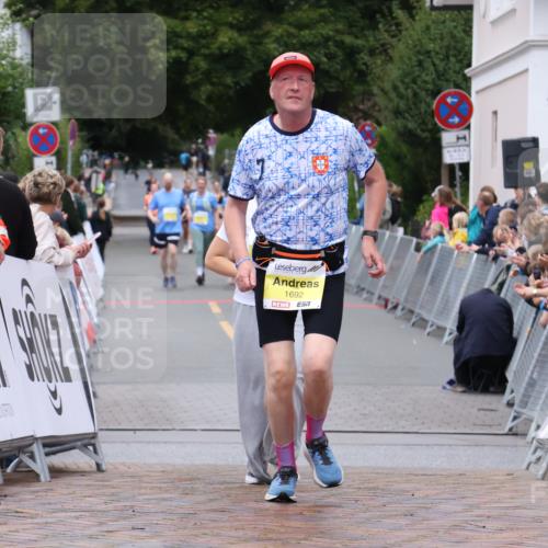 30.08.2026 - Blankeneser Heldenlauf Lena Gebhardt http://msf.ph/oto/10069691 30.08.2026 10:05:08 Ziel 1053, 1692 meine-sportfotos.de