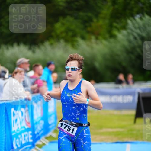 30.08.2026 - Elbe Triathlon Hamburg LAZAROV Photography http://msf.ph/oto/10069693 30.08.2026 12:40:49 Ziel 1751 meine-sportfotos.de