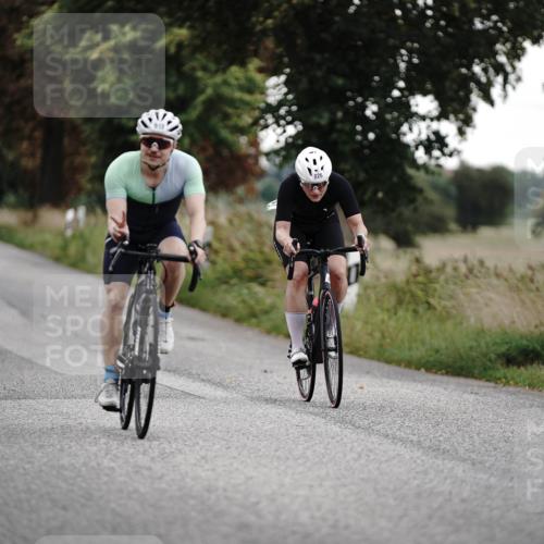 30.08.2026 - Elbe Triathlon Hamburg Michael Burmester http://msf.ph/oto/10069695 30.08.2026 09:44:35 Radfahren 292, 430, 532, 618, 826 meine-sportfotos.de