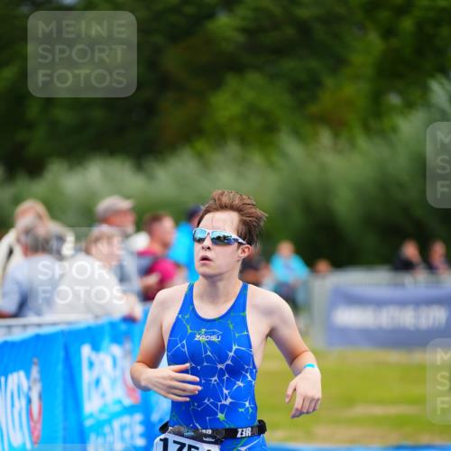 30.08.2026 - Elbe Triathlon Hamburg LAZAROV Photography http://msf.ph/oto/10069699 30.08.2026 12:40:49 Ziel 1751 meine-sportfotos.de