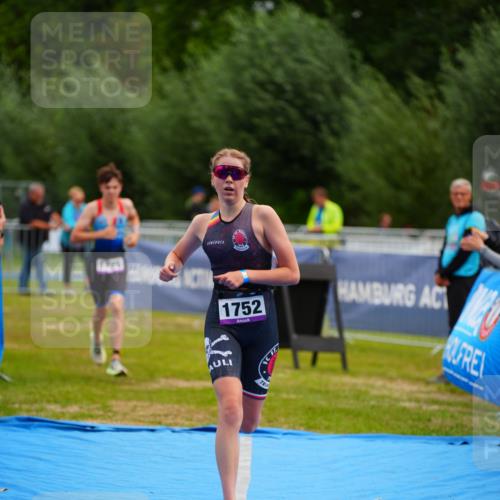 30.08.2026 - Elbe Triathlon Hamburg LAZAROV Photography http://msf.ph/oto/10069708 30.08.2026 12:41:10 Ziel 1726, 1752 meine-sportfotos.de