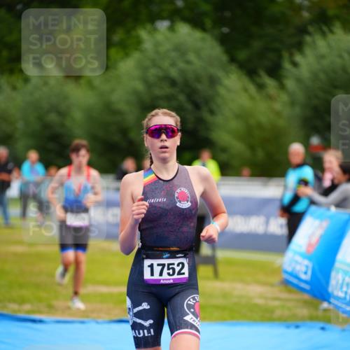 30.08.2026 - Elbe Triathlon Hamburg LAZAROV Photography http://msf.ph/oto/10069721 30.08.2026 12:41:10 Ziel 1726, 1752 meine-sportfotos.de