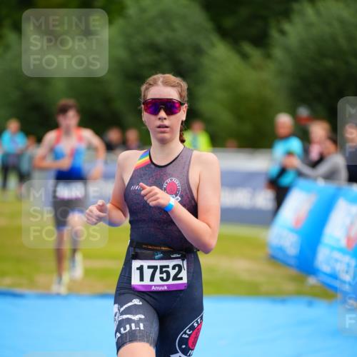 30.08.2026 - Elbe Triathlon Hamburg LAZAROV Photography http://msf.ph/oto/10069728 30.08.2026 12:41:11 Ziel 1726, 1752 meine-sportfotos.de