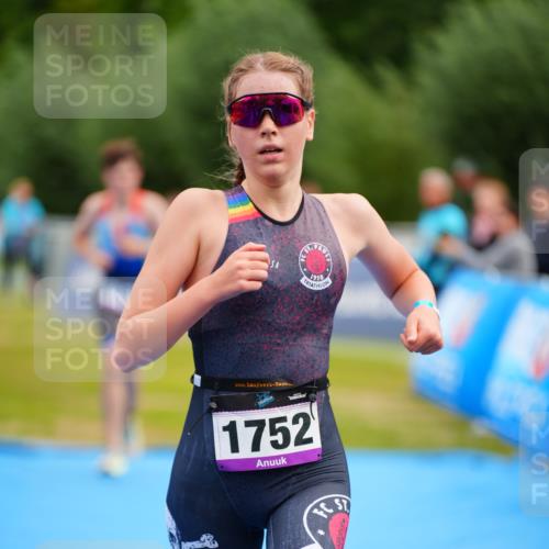 30.08.2026 - Elbe Triathlon Hamburg LAZAROV Photography http://msf.ph/oto/10069736 30.08.2026 12:41:11 Ziel 1726, 1752 meine-sportfotos.de