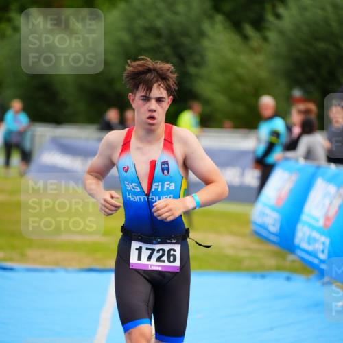 30.08.2026 - Elbe Triathlon Hamburg LAZAROV Photography http://msf.ph/oto/10069745 30.08.2026 12:41:13 Ziel 1726, 1752 meine-sportfotos.de