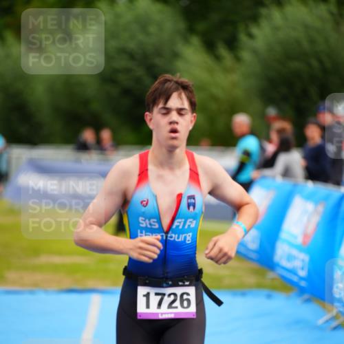 30.08.2026 - Elbe Triathlon Hamburg LAZAROV Photography http://msf.ph/oto/10069750 30.08.2026 12:41:14 Ziel 1726, 1752 meine-sportfotos.de