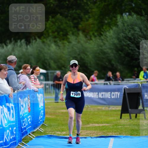 30.08.2026 - Elbe Triathlon Hamburg LAZAROV Photography http://msf.ph/oto/10069761 30.08.2026 12:41:32 Ziel 1709 meine-sportfotos.de