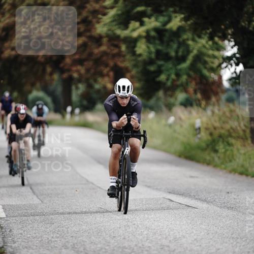 30.08.2026 - Elbe Triathlon Hamburg Michael Burmester http://msf.ph/oto/10069765 30.08.2026 09:45:10 Radfahren 508, 798, 827, 862 meine-sportfotos.de